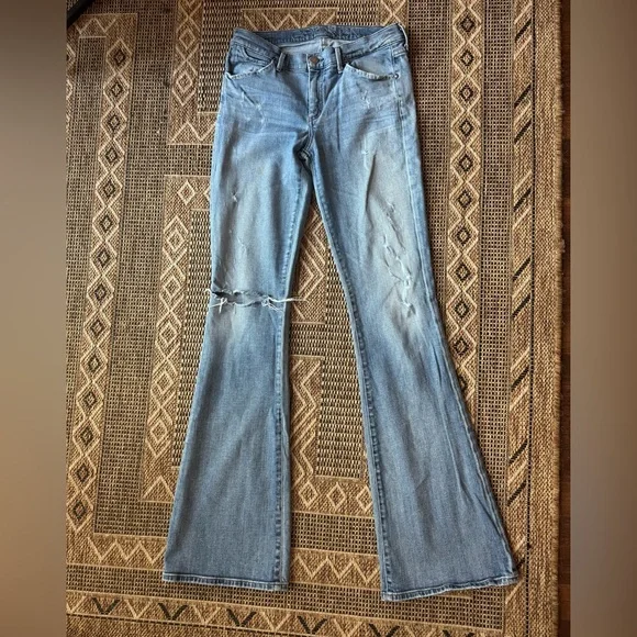 GOLDSIGN Distressed Flared Jeans w/ White Stitch Detail Size 29 - Picture 2 of 8